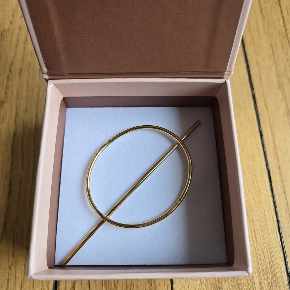 Orbital Hairpin